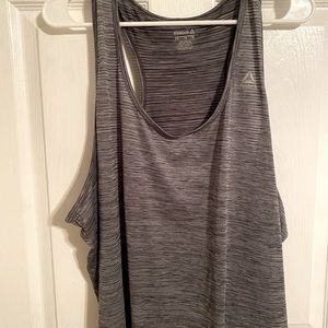 Reebok women tank top size 2 XL
